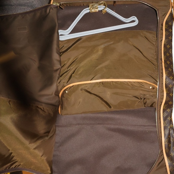 LV Travel Suit case - Picture 6 of 11